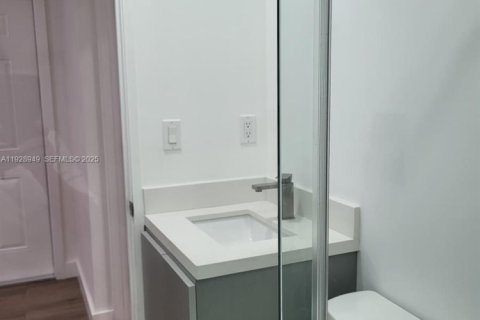 Apartment in Sweetwater, Florida 1 bedroom № 1987845 - photo 6