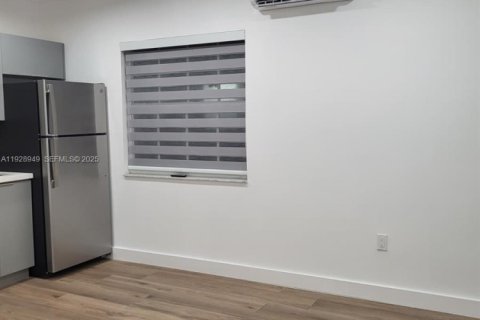 Apartment in Sweetwater, Florida 1 bedroom № 1987845 - photo 5