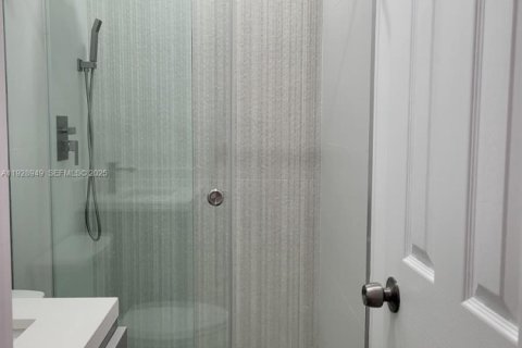 Apartment in Sweetwater, Florida 1 bedroom № 1987845 - photo 7