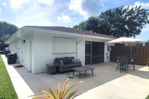 Immobilier commercial à louer à Delray Beach, Floride: 3 chambres, 106.84 m2 № 609473 - photo 1