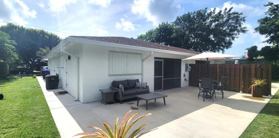 Immobilier commercial à Delray Beach, Floride 3 chambres, 106.84 m2 № 609473