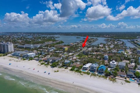 Copropriété à vendre à Indian Rocks Beach, Floride: 2 chambres, 69.21 m2 № 1909528 - photo 1