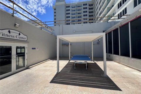 Condo in Sunny Isles Beach, Florida  № 1781653 - photo 23