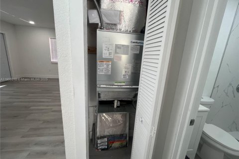 Villa ou maison à louer à Miami, Floride: 2 chambres, 97.55 m2 № 1952203 - photo 27