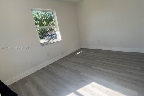 Villa ou maison à louer à Miami, Floride: 2 chambres, 97.55 m2 № 1952203 - photo 15