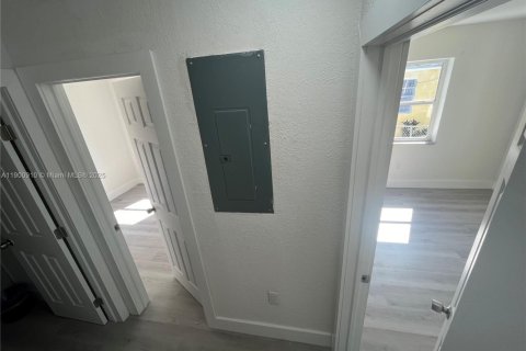 Villa ou maison à louer à Miami, Floride: 2 chambres, 97.55 m2 № 1952203 - photo 20