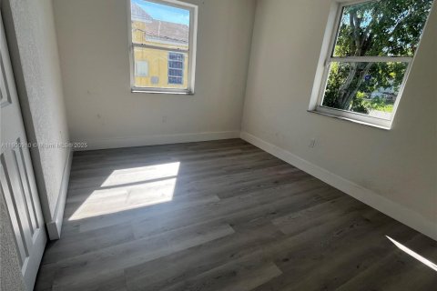 Villa ou maison à louer à Miami, Floride: 2 chambres, 97.55 m2 № 1952203 - photo 16
