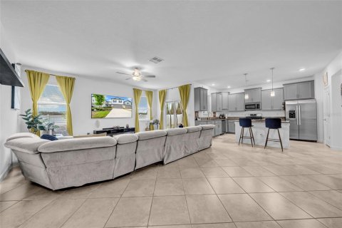 Adosado en venta en New Port Richey, Florida, 4 dormitorios, 229.1 m2 № 1769291 - foto 16