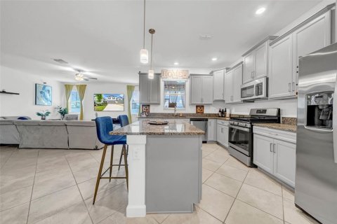 Adosado en venta en New Port Richey, Florida, 4 dormitorios, 229.1 m2 № 1769291 - foto 17