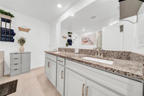 Adosado en venta en New Port Richey, Florida, 4 dormitorios, 229.1 m2 № 1769291 - foto 29