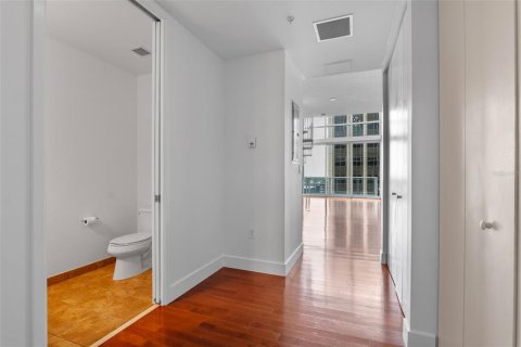 Condo in Orlando, Florida, 1 bedroom  № 1780943 - photo 6