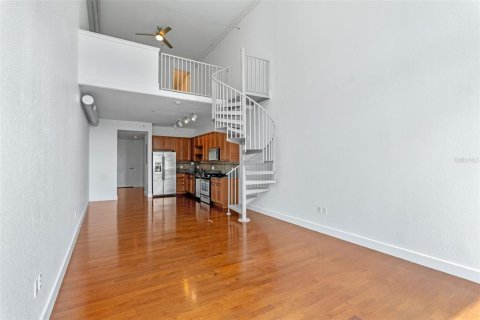 Condo in Orlando, Florida, 1 bedroom  № 1780943 - photo 16