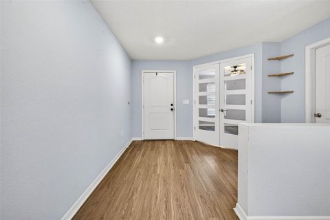 House in Winter Haven, Florida 4 bedrooms, 285.67 sq.m. № 1884116 - photo 8