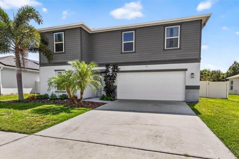 House in Winter Haven, Florida 4 bedrooms, 285.67 sq.m. № 1884116 - photo 5
