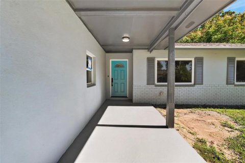 House in Brandon, Florida 4 bedrooms, 193.24 sq.m. № 2419343 - photo 7