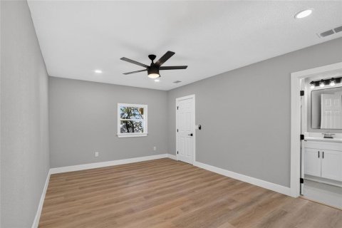 House in Brandon, Florida 4 bedrooms, 193.24 sq.m. № 2419343 - photo 27