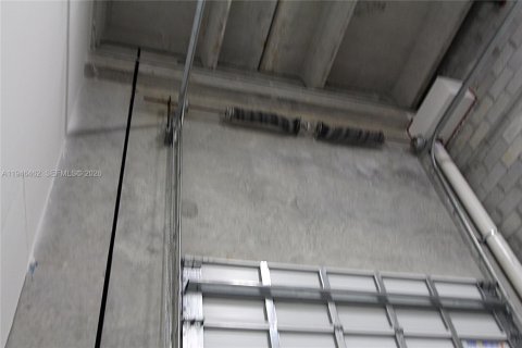 Купить коммерческую недвижимость в Суитуотер, Флорида № 2002778 - фото 8