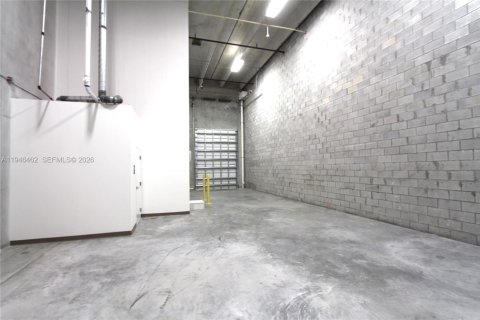 Купить коммерческую недвижимость в Суитуотер, Флорида № 2002778 - фото 4