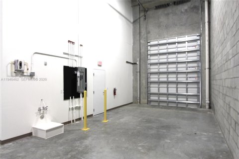 Купить коммерческую недвижимость в Суитуотер, Флорида № 2002778 - фото 6