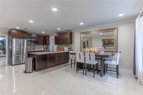 Купить виллу или дом в Майами-Гарденс, Флорида 3 спальни, 133.13м2, № 1953883 - фото 6