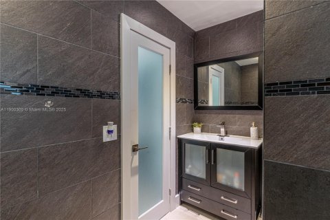 Купить виллу или дом в Майами-Гарденс, Флорида 3 спальни, 133.13м2, № 1953883 - фото 29
