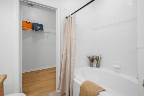 Купить таунхаус в Уиндермир, Флорида 3 комнаты, 158.49м2, № 2429244 - фото 15