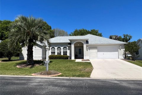 House in Ocala, Florida 2 bedrooms, 145.76 sq.m. № 2204322
