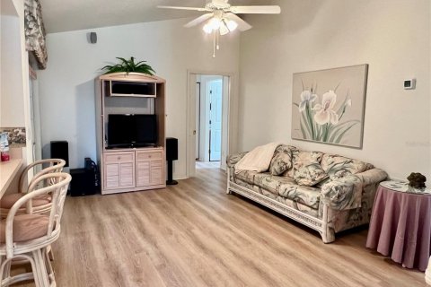 House in Ocala, Florida 2 bedrooms, 145.76 sq.m. № 2204322 - photo 17