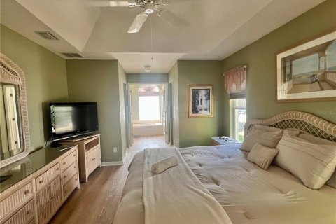 House in Ocala, Florida 2 bedrooms, 145.76 sq.m. № 2204322 - photo 10