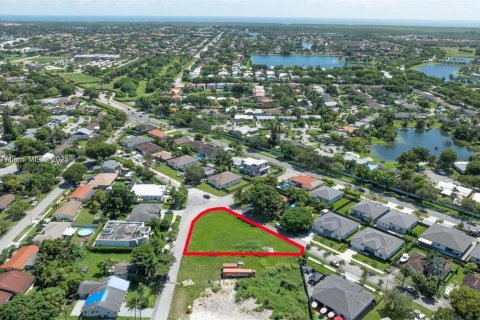 Terreno en venta en Cutler Bay, Florida № 1951185 - foto 3