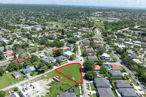 Terreno en venta en Cutler Bay, Florida № 1951185 - foto 4