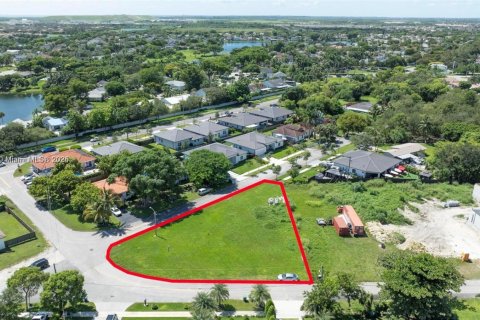 Terreno en venta en Cutler Bay, Florida № 1951185 - foto 2