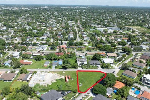 Terreno en venta en Cutler Bay, Florida № 1951185 - foto 5