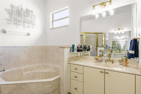 Купить виллу или дом в Хомстед, Флорида 5 спален, 191.38м2, № 2052260 - фото 24