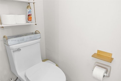 Купить виллу или дом в Хомстед, Флорида 5 спален, 191.38м2, № 2052260 - фото 25