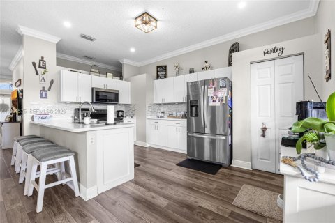 Купить виллу или дом в Хомстед, Флорида 5 спален, 191.38м2, № 2052260 - фото 11