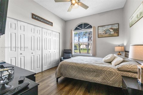 Купить виллу или дом в Хомстед, Флорида 5 спален, 191.38м2, № 2052260 - фото 15