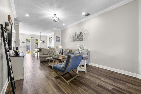 Купить виллу или дом в Хомстед, Флорида 5 спален, 191.38м2, № 2052260 - фото 6