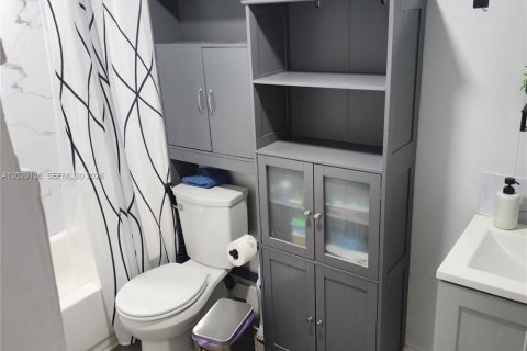 Villa ou maison à vendre à Miami Gardens, Floride: 4 chambres, 100.33 m2 № 2257837 - photo 19