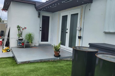 Villa ou maison à vendre à Miami Gardens, Floride: 4 chambres, 100.33 m2 № 2257837 - photo 4
