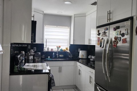 Villa ou maison à vendre à Miami Gardens, Floride: 4 chambres, 100.33 m2 № 2257837 - photo 9