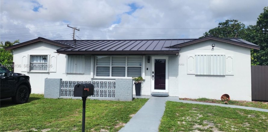 Villa ou maison à Miami Gardens, Floride 4 chambres, 100.33 m2 № 2257837