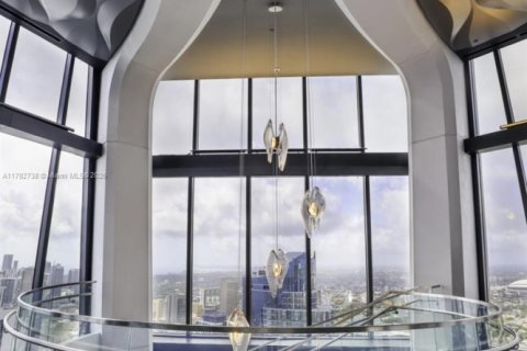 Condominio en venta en Miami, Florida, 5 dormitorios, 780.38 m2 № 1865147 - foto 9