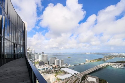 Condominio en venta en Miami, Florida, 5 dormitorios, 780.38 m2 № 1865147 - foto 2
