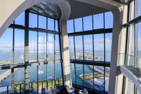 Condominio en venta en Miami, Florida, 5 dormitorios, 780.38 m2 № 1865147 - foto 4