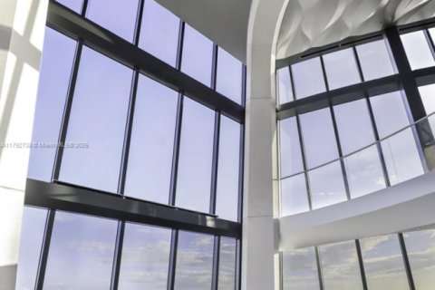 Condominio en venta en Miami, Florida, 5 dormitorios, 780.38 m2 № 1865147 - foto 8