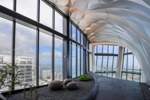 Condominio en venta en Miami, Florida, 5 dormitorios, 780.38 m2 № 1865147 - foto 3