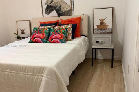 Casa en alquiler en Miami, Florida, 4 dormitorios, 92.9 m2 № 1981056 - foto 6