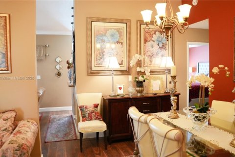 House in Miami, Florida 4 bedrooms, 141.4 sq.m. № 1925404 - photo 6