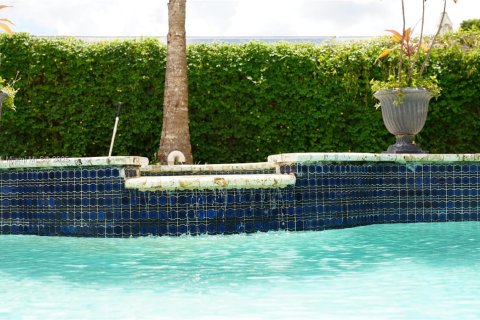 House in Miami, Florida 4 bedrooms, 141.4 sq.m. № 1925404 - photo 28